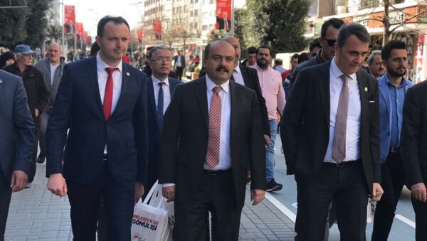 Beşiktaş Başkanı Fikret Orman, kimi temaslarda bulunmak üzere geldiği Bolu'da, Cumhur İttifakı'nın Bolu Belediye Başkan Adayı Fatih Metin ile bir araya geldi. - Sputnik Türkiye