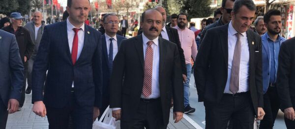 Beşiktaş Başkanı Fikret Orman, kimi temaslarda bulunmak üzere geldiği Bolu'da, Cumhur İttifakı'nın Bolu Belediye Başkan Adayı Fatih Metin ile bir araya geldi. - Sputnik Türkiye