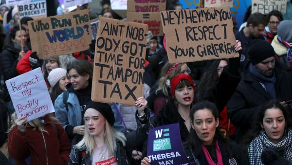 Protesters take part in the Women's March calling for equality, justice and an end to austerity in London, Britain January 19, 2019 - Sputnik Türkiye