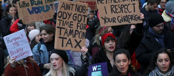 Protesters take part in the Women's March calling for equality, justice and an end to austerity in London, Britain January 19, 2019 - Sputnik Türkiye