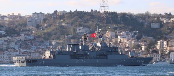 NATO'ya bağlı üç savaş gemisi İstanbul Boğazından geçiş yaptı. - Sputnik Türkiye