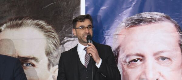 Bitlis Belediye Başkanlığını kesin olmayan sonuçlara göre, AK Parti adayı Nesrullah Tanğlay kazandı. - Sputnik Türkiye