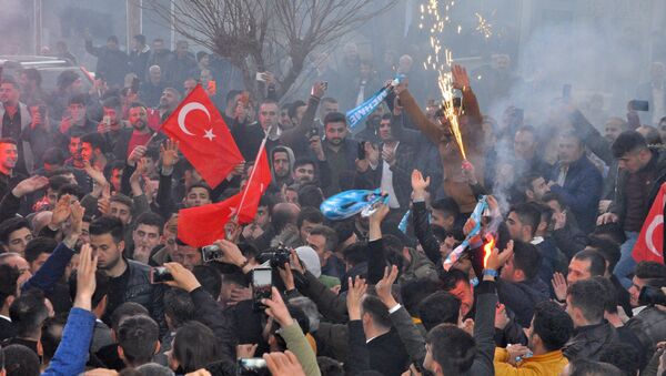 AK Parti Şırnak'ta kutlamalara başladı - Sputnik Türkiye