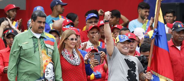 Arjantinli futbolcu Diego Maradona ve Venezüella Devlet Başkanı Nicolas Maduro - Sputnik Türkiye
