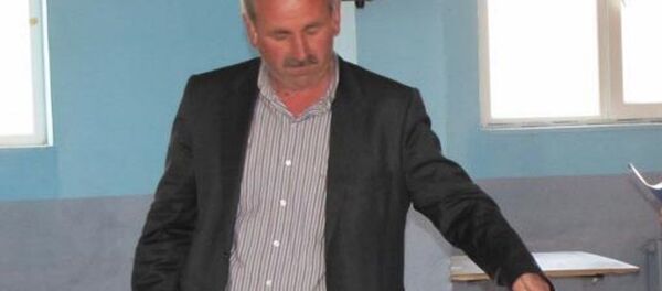 Kütahya'nın Hisarcık ilçesine bağlı Aşağı Yoncaağaç köyünde 3 dönem muhtarlık yaptıktan sonra aday olmayan 52 yaşındaki İhsan Pektaş - Sputnik Türkiye