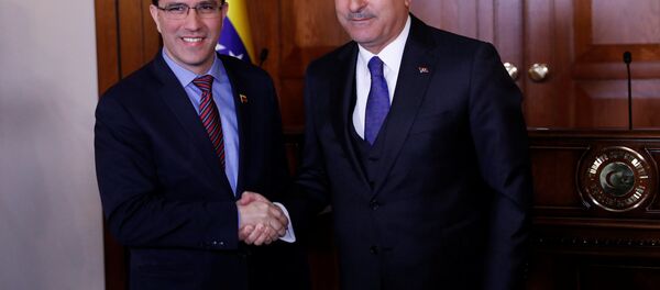 Haber ajanslarının deyimiyle 'anti-Amerikan Ortadoğu turuna' çıkan Venezüella Dışişleri Bakanı Jorge Arreaza, 1 Nisan'da Ankara'da Türk mevkidaşı Mevlüt Çavuşoğlu ile biraraya geldi. - Sputnik Türkiye