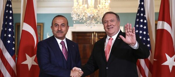 Çavuşoğlu, ABD'li mevkidaşı Pompeo ile görüştü - Sputnik Türkiye