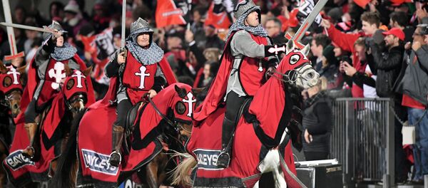 Yeni Zelanda'da Crusaders (Haçlılar) adlı rugby takımının taraftarları - Sputnik Türkiye
