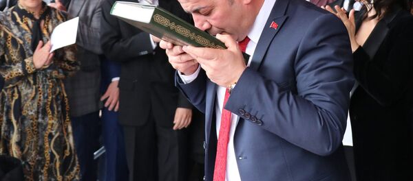 Tanju Özcan - Sputnik Türkiye