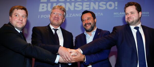 Avrupa'da aşırı sağ buluşması. Zirveye İtalya Başbakan Yardımcısı ve İçişleri Bakanı Matteo Salvini, Almanya için Alternatif Sözcüsü Jörg Meuthen, Finler Partisi'nden Olli Kotro ve Danimarka Halk Partisi'nden Anders Vistisen katıldı. - Sputnik Türkiye