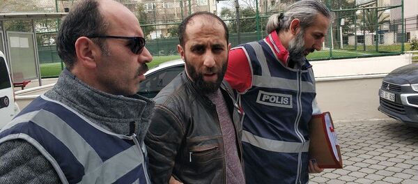 Samsun'da muhtarlık seçimi tartışmasında bir markette tabanca ve tüfekle ateş açarak 1'i ağır 2 kişiyi yaralayan market sahibi Selim D. - Sputnik Türkiye