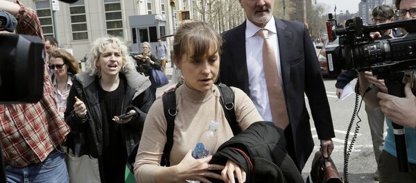 Allison Mack - Sputnik Türkiye