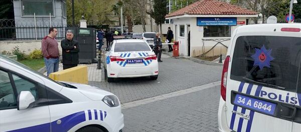 Büyükçekmece'de seçim öncesi seçmenlerin ikamet kayıtlarını değiştirdikleri iddiaları üzerine söz konusu adreslerde inceleme yapılıyor. - Sputnik Türkiye