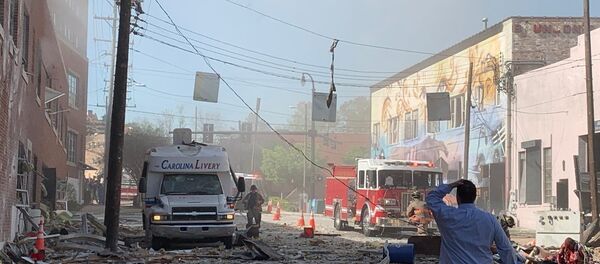 ABD'nin Kuzey Carolina eyaletinde bir kafede gaz sızıntısı nedeniyle patlama meydana geldi. Binanın tamamen yıkıldığı olayda 1 kişi hayatını kaybetti, 15 kişi yaralandı. - Sputnik Türkiye