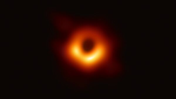 Bir kara deliğin ilk kez fotoğrafı çekildi. - Sputnik Türkiye