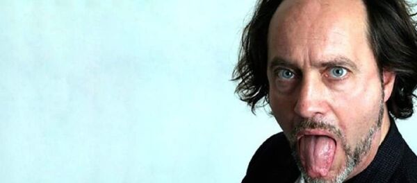 İngiliz komedyen, felç esprisinden 10 dakika sonra öldü - Sputnik Türkiye