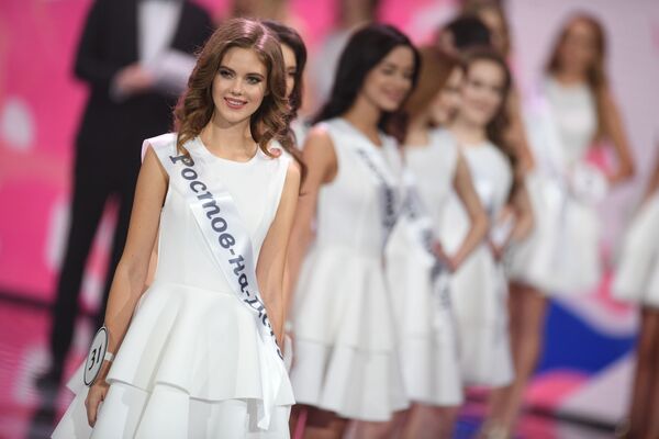Miss Russia-2019 güzellik yarışmasının katılımcı - Sputnik Türkiye