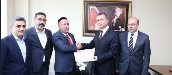 Bağlar İlçe Belediye Başkanı olan AK Partili Hüseyin Beyoğlu - Sputnik Türkiye