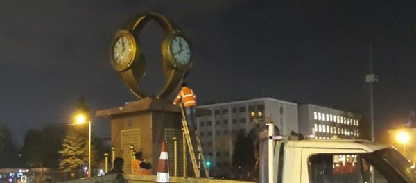 Melih Gökçek, Kol Saati anıtı - Sputnik Türkiye