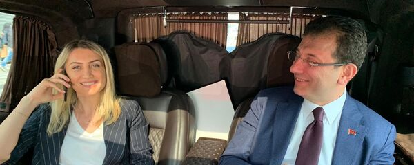 Ekrem İmamoğlu mazbatasını aldı - Sputnik Türkiye