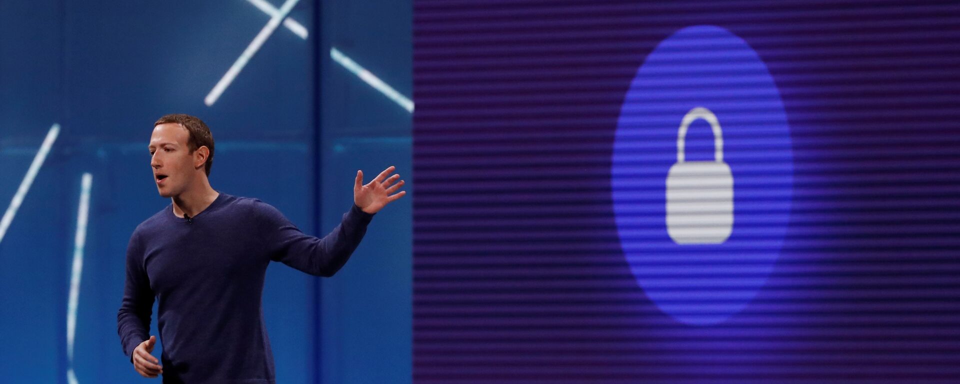 Kamuoyuna kullanıcı verilerini koruduklarına dair açıklamalar yapan Facebook CEO'su Mark Zuckerberg'in uzun yıllardır en üst düzey yöneticileriyle kullanıcı verilerine erişimi pazarlamaya dair planları ele aldığı belirtildi. - Sputnik Türkiye, 1920, 17.04.2019
