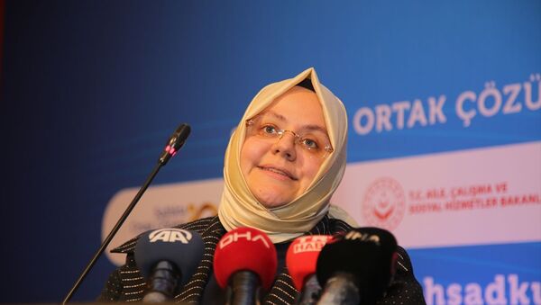 Aile, Çalışma ve Sosyal Hizmetler Bakanı Zehra Zümrüt Selçuk - Sputnik Türkiye