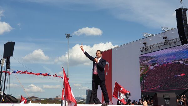 İstanbul Büyükşehir Belediyesi (İBB) Başkanı Ekrem İmamoğlu’nun Maltepe’deki ‘İstanbul’a Yeni Bir Başlangıç Buluşması’ - Sputnik Türkiye