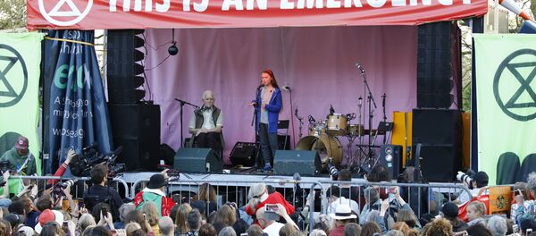 16 yaşındaki İsveçli aktivist Greta Thunberg, İngiltere’de devam eden ‘Yokoluş İsyanı’ (Extinction Rebellion) hareketine destek verdi.  - Sputnik Türkiye