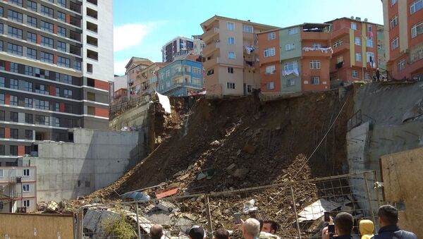 İstanbul Kağıthane'de 4 katlı bir bina çöktü - Sputnik Türkiye
