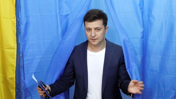 Ukrayna'da devlet başkanlığı seçiminin ikinci turunu önde tamamlayan komedyen Vladimir Zelenskiy - Sputnik Türkiye