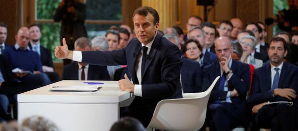 Fransa Cumhurbaşkanı Emmanuel Macron, üç ay süren Ulusal Büyük Tartışma sürecinin ardından, Sarı Yelekler’in taleplerine basın toplantısıyla yanıt verdi. - Sputnik Türkiye