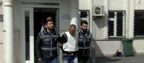 Küçükçekmece'de 7 yaşındaki kız çocuğuna cinsel istismarda bulunduğu öne sürülen 37 yaşındaki A.M Küçükçekmece'de 7 yaşındaki kız çocuğuna cinsel istismarda bulunduğu öne sürülen 37 yaşındaki A.M - Sputnik Türkiye