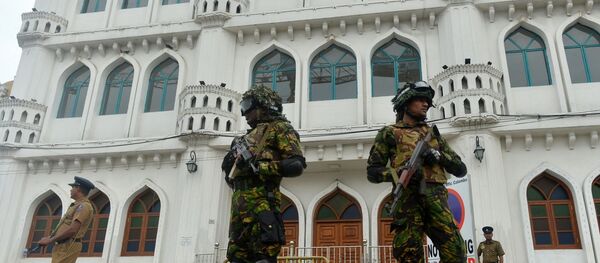 Sri Lanka'da polis ve silahlı gruplar arasında çatışma: Sokağa çıkma yasağı ilan edildi - Sputnik Türkiye