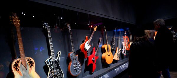 New York Metropolitan Müzesi'nde 'Rock 'n' Roll' enstrümanları sergisi - Sputnik Türkiye