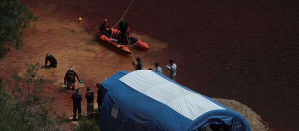 Güney Kıbrıs'ta Rum Milli Muhafız Ordusu Subayı Nikos Metaksas'ın kurbanlarından birinin cesedi daha bavulla göle atılmış bir şekilde bulundu. - Sputnik Türkiye