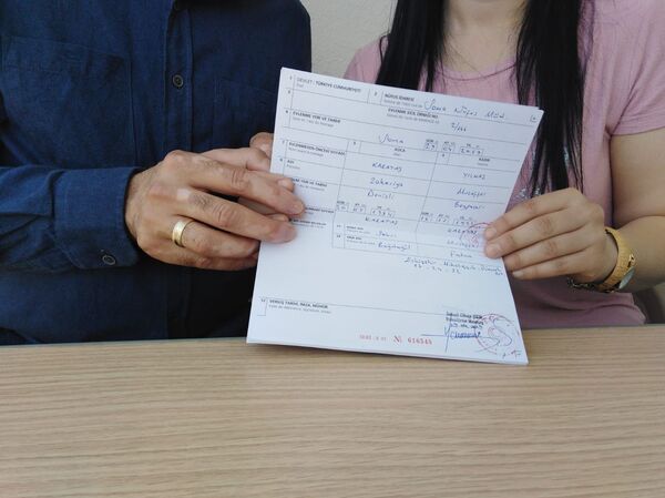 Damat, yapılan ‘resmi’ yanlışlıkla kayınpederi ile evlendirildi - Sputnik Türkiye