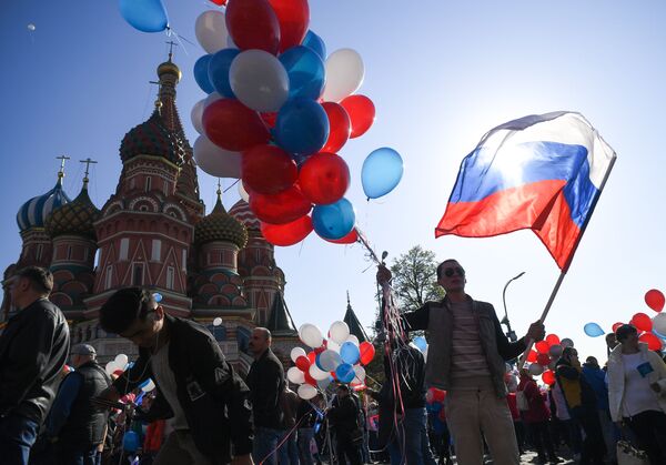 Rusya’da 1 Mayıs: Moskova’daki yürüyüşte 100 binden fazla kişi var - Sputnik Türkiye