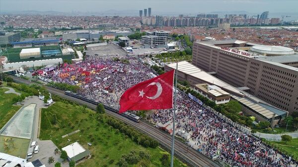 İstanbul'da 1 Mayıs: Taksim'e çıkmak isteyenlere müdahale edildi, 145 kişi hakkında yasal işlem yapıldı - Sputnik Türkiye