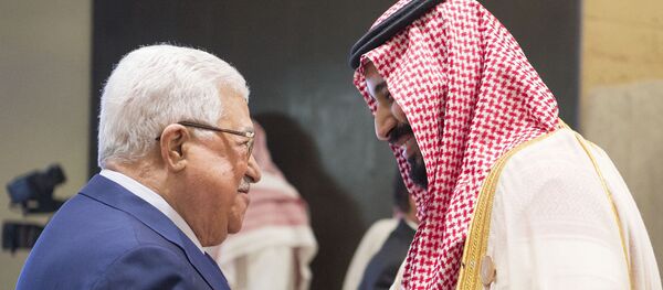 Suudi Arabistan Veliaht Prensi Muhammed bin Selman ve Filistin lideri Mahmud Abbas - Sputnik Türkiye
