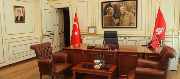 İstanbul Büyükşehir Belediyesi (İBB) Başkanı Ekrem İmamoğlu'nun makam odası - Sputnik Türkiye