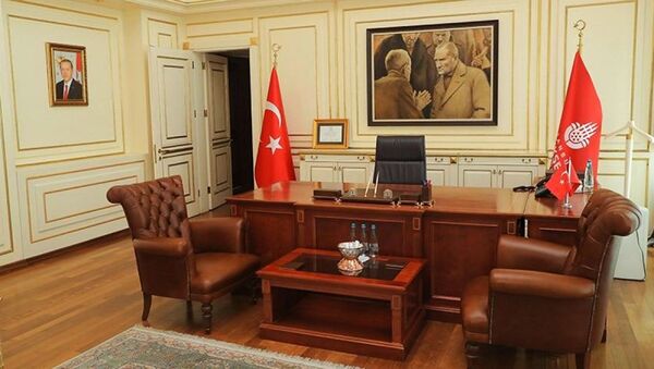 İstanbul Büyükşehir Belediyesi (İBB) Başkanı Ekrem İmamoğlu'nun makam odası - Sputnik Türkiye