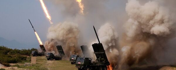 Kuzey Kore lideri Kim Jong-un'un, ordu güçlerinin dün Doğu Denizi'ne (Japon Denizi) doğru birden fazla kısa menzilli füze denemesini izlediği görüntüler paylaşıldı. Kuzey Kore lideri Kim Jong-un'un, ordu güçlerinin dün Doğu Denizi'ne (Japon Denizi) doğru birden fazla kısa menzilli füze denemesini izlediği görüntüler paylaşıldı. - Sputnik Türkiye