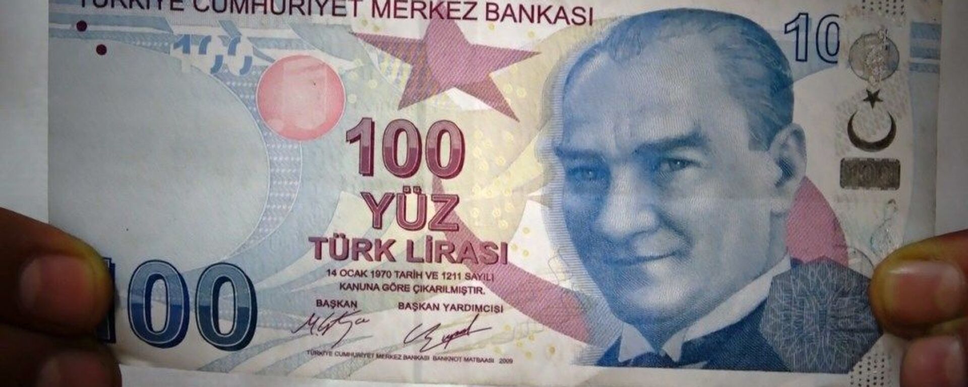  100 lira yerine 10 lira yazılan banknot - Sputnik Türkiye, 1920, 08.12.2023