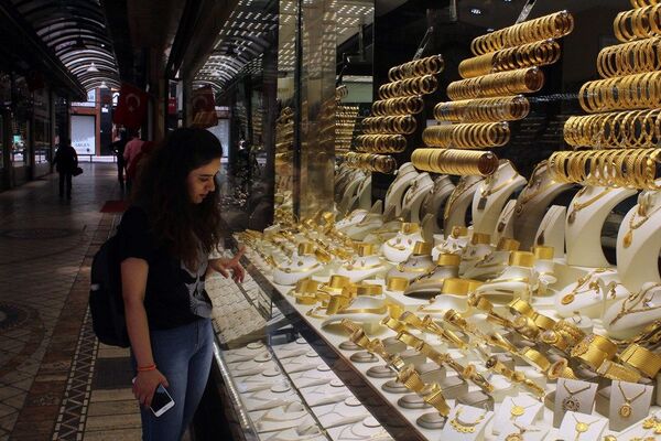 Kocaeli'de bir gecede kapatılan kuyumcu mağazası onlarca insanı mağdur etti  - Sputnik Türkiye