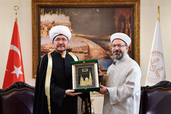 Rusya Müftüler Konseyi Başkanı Gaynutdin: Türk halkının mübarek Ramazan ayını tebrik ederiz - Sputnik Türkiye