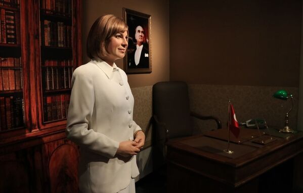 Tansu Çiller'in figürü Madame Tussauds'da sergileniyor - Sputnik Türkiye