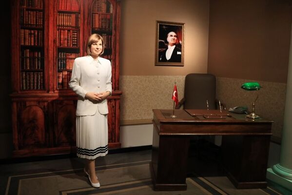 Tansu Çiller'in figürü Madame Tussauds'da sergileniyor - Sputnik Türkiye