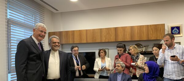 TBMM Dışişleri Komisyonu Başkanı Volkan Bozkır, İran Ankara Büyükelçisi Mohammad Farazmand - Sputnik Türkiye