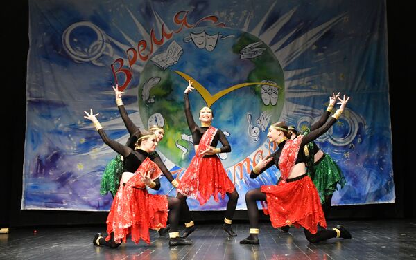 ‘Hayal Etme Zamanı’ festivalinde çocuklar birçok alanda yeteneklerini gösterdiler. - Sputnik Türkiye