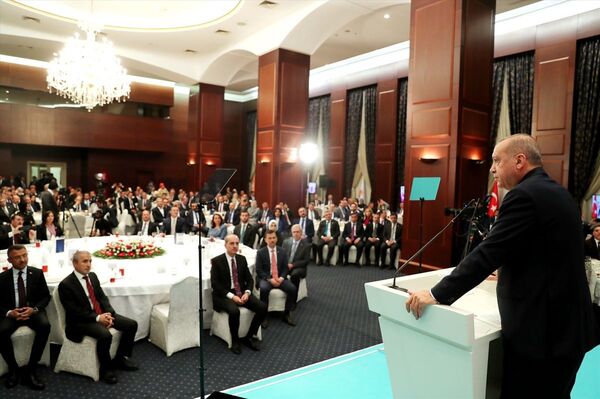 Erdoğan: Partimizi zayıf düşürme pahasına kendi ajandalarını öne çıkaranlara izin vermeyeceğiz Erdoğan: Partimizi zayıf düşürme pahasına kendi ajandalarını öne çıkaranlara izin vermeyeceğiz - Sputnik Türkiye